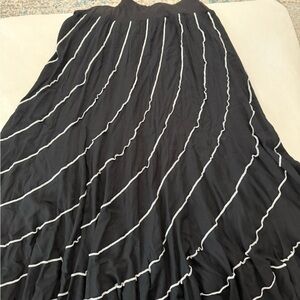 Soft Surroundings Black White Modern Romance Skirt Size Medium E42